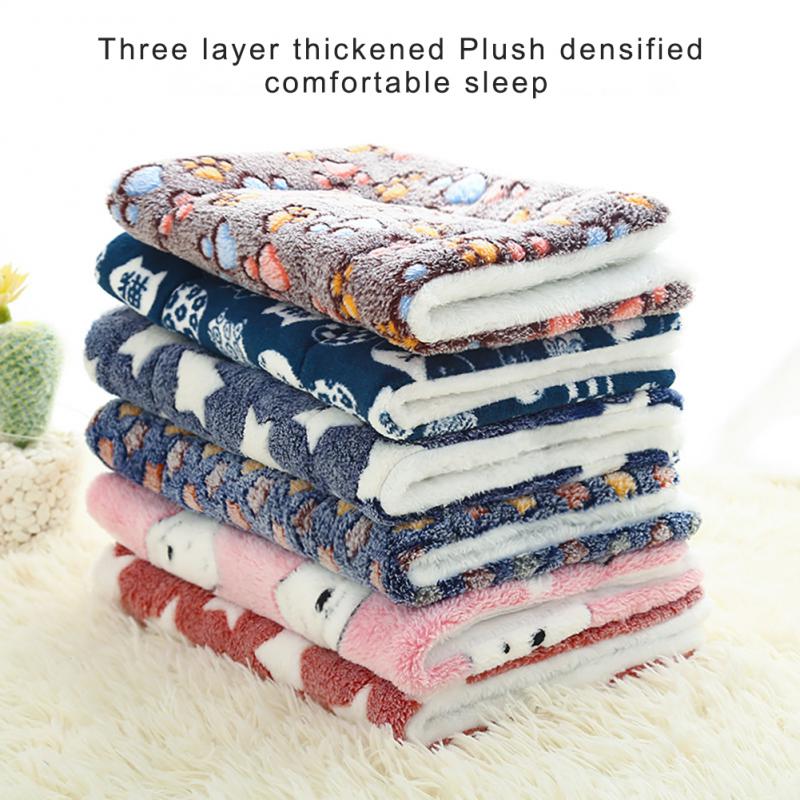 Pet-Sleeping-Mat-Warm-Dog-Bed-Soft-Fleece-Pet-Blanket-Cat-Litter-Puppy-Sleep-Mat-Lovely-1